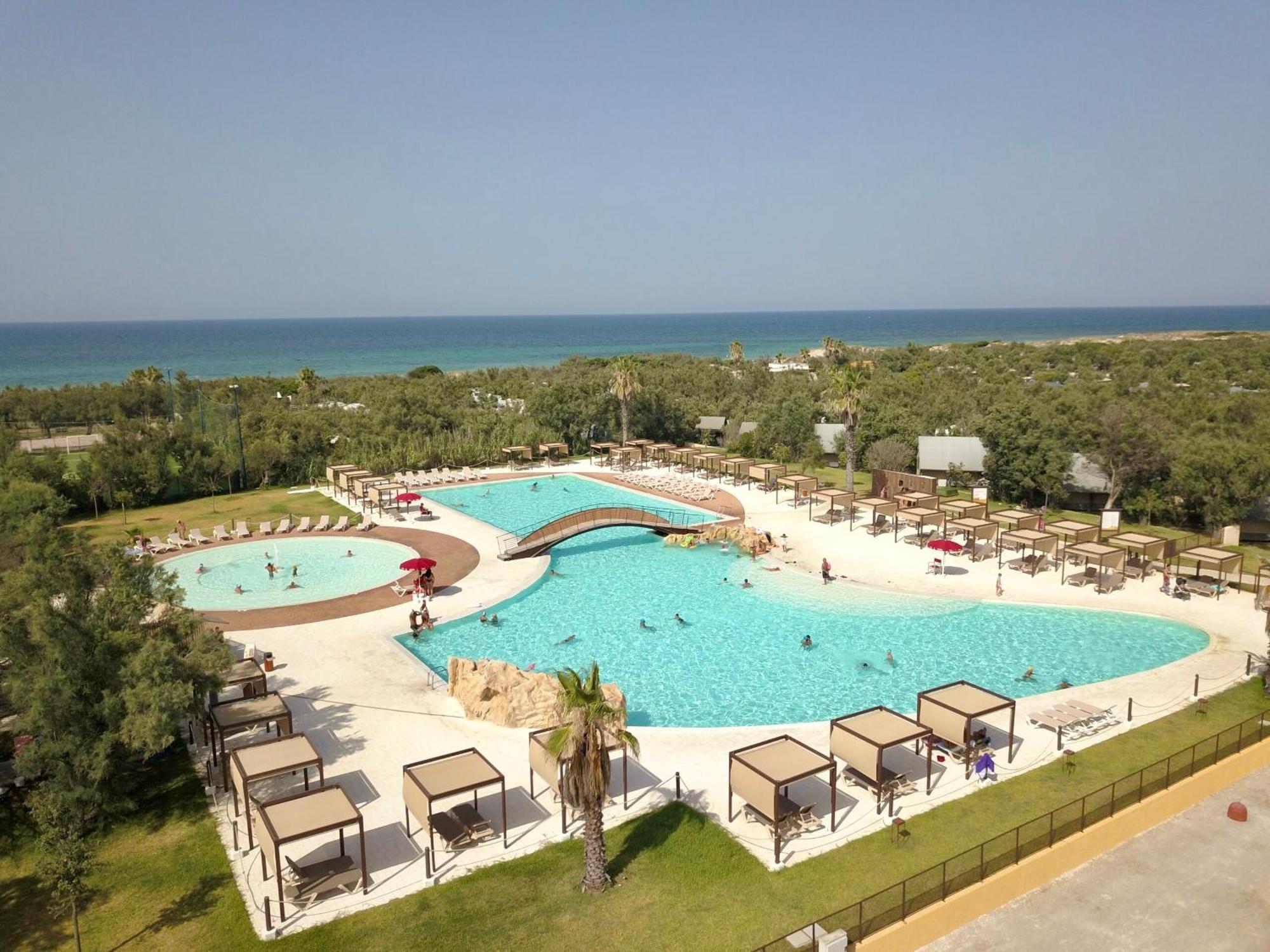 Torre Rinalda Beach Camping & Resort เลชเช ภายนอก รูปภาพ